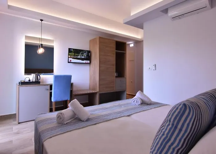 Villa Maria Apts